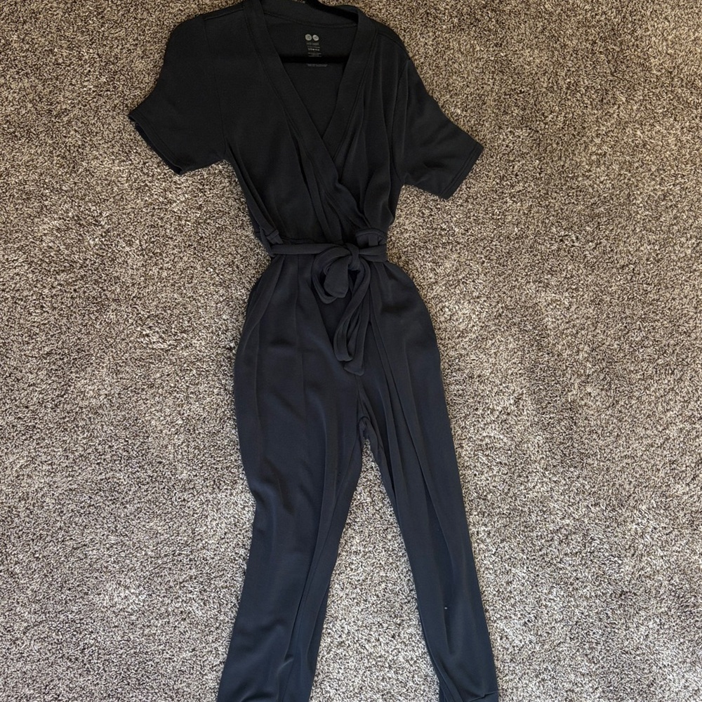 KINDRED BRAVELY Maternity/Nursing Black V Neck Jumpsuit